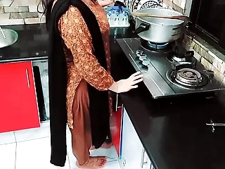 Desi Housewife Fucked Roughly In Kitchen While She Is Cooking With Hindi Audio